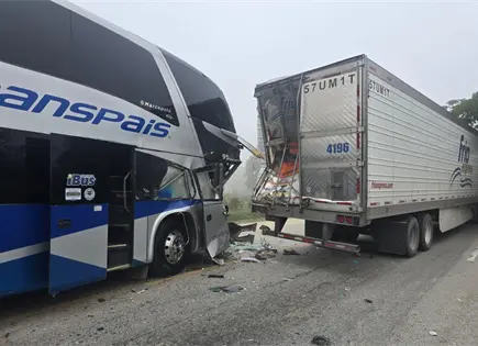 Chofer estrella autob&uacute;s en un tr&aacute;iler sobre la Valles-Mante
