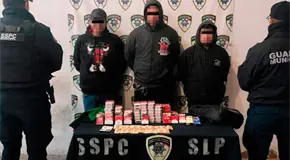 Caen tres asaltantes  de tiendas OXXO con todo y el bot&iacute;n