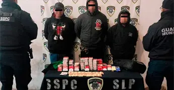 Caen tres asaltantes  de tiendas OXXO con todo y el bot&iacute;n