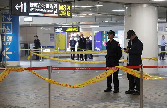 Hombre mata a 3 personas a cuchilladas, en Taiwán