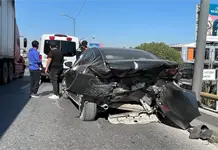 Galer&iacute;a | Trasladan a dos heridos en carambola sobre la 57