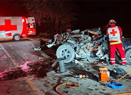 Dos muertos y una mujer grave tras fatal choque en la Valles–Naranjo