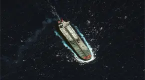 EU toma control de otro buque petrolero