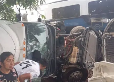 Tr&aacute;iler impacta a Tren Interoce&aacute;nico en Chiapas