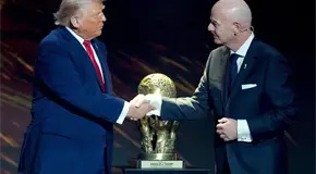 Trump recibe premio de paz de la FIFA en 2025