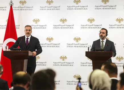 Acuerdo de integraci&oacute;n en Siria genera tensiones militares