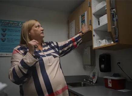 Comunidad intenta salvar programa de jeringas tras orden de Trump