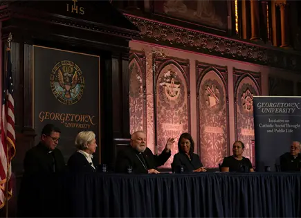 Arzobispo de Miami y obispos de Florida piden a Trump detener redadas migratorias en Navidad