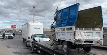 Chofer de Coppel provoca percance con un lesionado