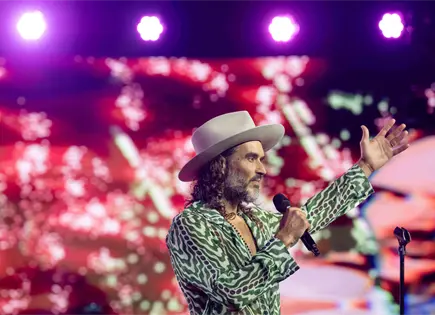 Russell Brand enfrenta nuevos cargos por violaci&oacute;n y agresi&oacute;n sexual