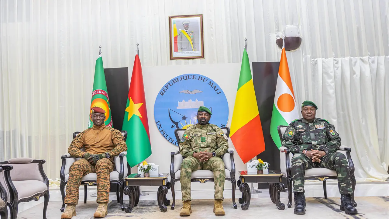 Alianza de Mali, Burkina Faso y Níger anuncia operaciones conjuntas para combatir extremismo en Sahel