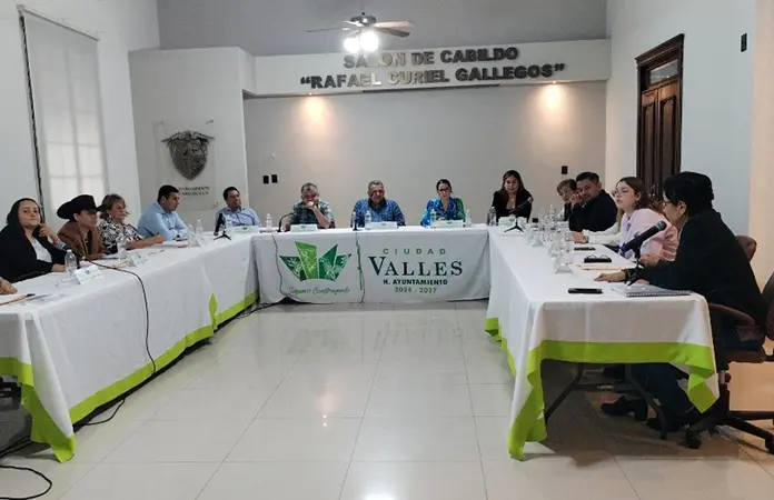 Aprueban en Cabildo 11 mdp para sus salarios