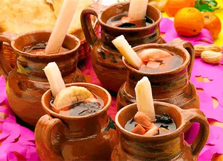 EL PONCHE  EN LA &Eacute;POCA NAVIDE&Ntilde;A: HISTORIA Y COSTUMBRE