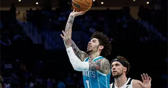 Hornets hunden a los Wizards
