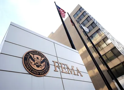 Jueza federal bloquea reducci&oacute;n de fondos federales de Seguridad Nacional