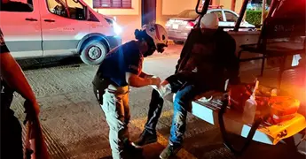 Ri&ntilde;a deja dos sujetos lesionados