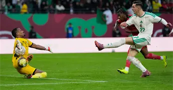 Zinedine Zidane presencia la victoria de Argelia 3-0 sobre Sud&aacute;n en Copa Africana