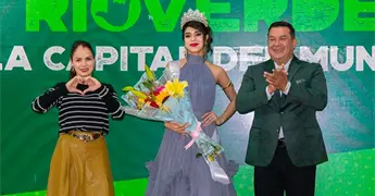 Reconocen a paisanos y coronan a la reina