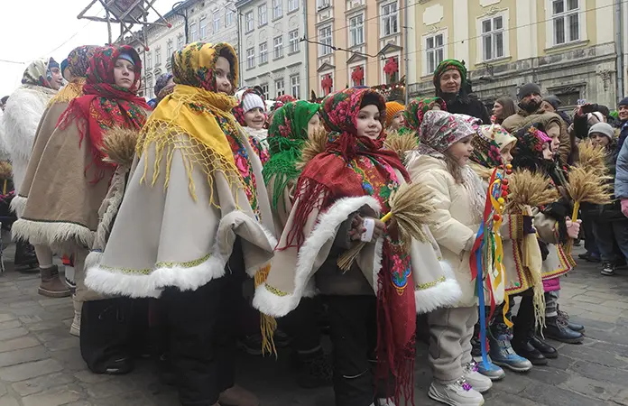 Ucranianos viven Navidad a oscuras