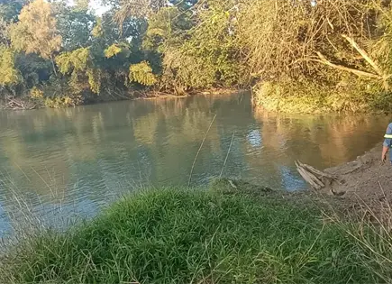 Joven de 18 a&ntilde;os desaparece en el r&iacute;o Valles