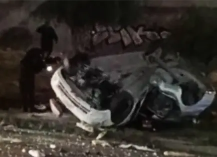 Volcadura en lateral de la 57 deja un lesionado