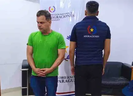 Arresto domiciliario a 10, por golpistas Arresto domiciliario a 10, por golpistas