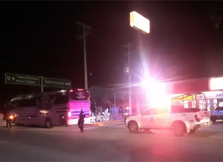 Civiles armados disparan contra autob&uacute;s tur&iacute;stico en la Valles-Tamazunchale
