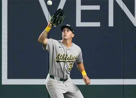 JJ Bleday firma contrato de un a&ntilde;o con los Rojos