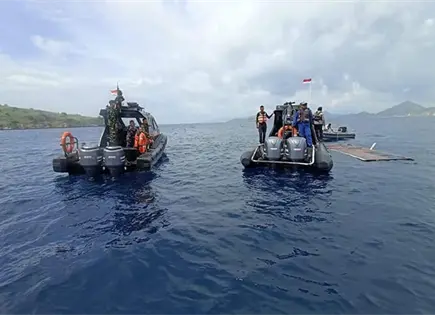 Ampl&iacute;an b&uacute;squeda de espa&ntilde;oles tras naufragio