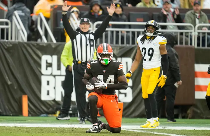 Browns vencen a Steelers