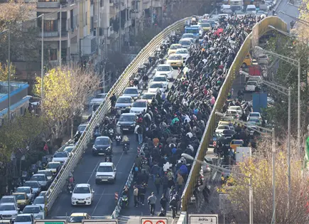 Malestar en Ir&aacute;n: desplome de la moneda y renuncia en el Banco Central