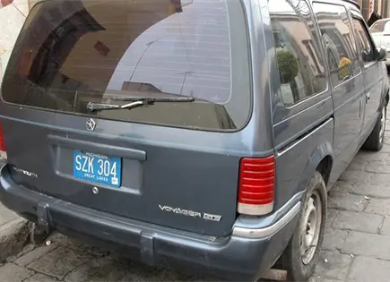 Más de 120 mil autos chocolate pagarán placas Más de 120 mil autos chocolate pagarán placas