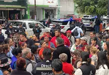 Video | Altercado entre locatarios y ambulantes en el Rep&uacute;blica