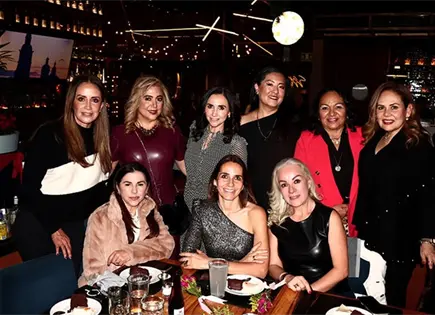 ANYUL C&Aacute;LIDO FESTEJO CON AMIGAS