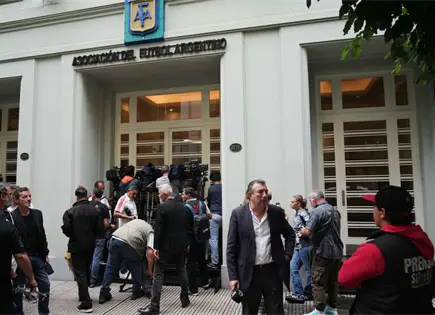 Justicia argentina ordena nuevos allanamientos en AFA por presunto lavado de dinero Justicia argentina ordena nuevos allanamientos en AFA por presunto lavado de dinero