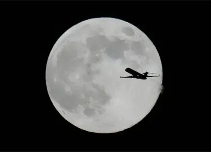 Luna llena y lluvia de meteoros marcar&aacute;n enero astron&oacute;mico