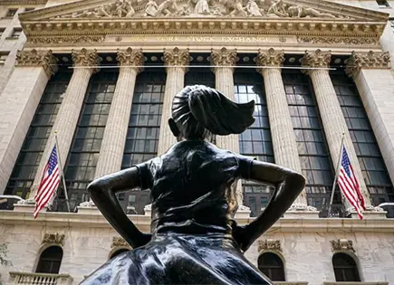 Tras m&aacute;ximos hist&oacute;ricos, la BMV retrocede