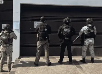 Aseguran 34 explosivos y una ametralladora en residencia de Culiac&aacute;n