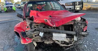Choque por alcance deja solo da&ntilde;os materiales en carretera a Rioverde