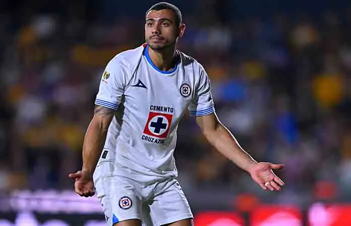 Cruz Azul no concreta venta de Giakoumakis
