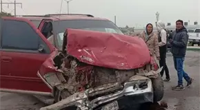 Fuerte choque cerca de la Fenapo deja cuantiosos da&ntilde;os