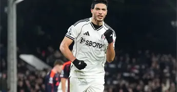 Fulham ya busca otro goleador y el futuro de Ra&uacute;l Jim&eacute;nez entra en duda