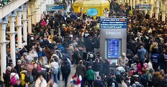 Problemas en Eurot&uacute;nel, dejan a pasajeros varados