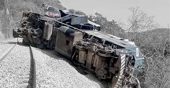 Realizan diligencias a caja negra de tren descarrilado