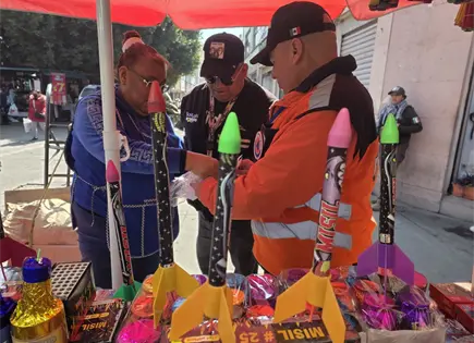 Aseguran casi 384 kilos de pirotecnia ilegal en la capital