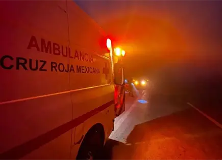 Motociclista resulta herido por embestida de camioneta Motociclista resulta herido por embestida de camioneta