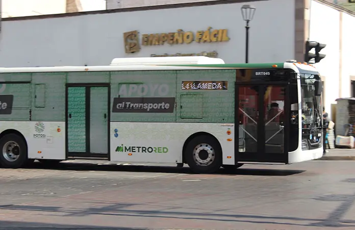 Concluye SCT trámites rezagados por 10 años