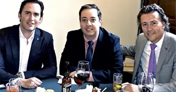 CONVIVEN SOCIOS DE LA LONJA CONVIVEN SOCIOS DE LA LONJA