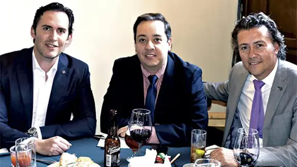 CONVIVEN SOCIOS DE LA LONJA CONVIVEN SOCIOS DE LA LONJA