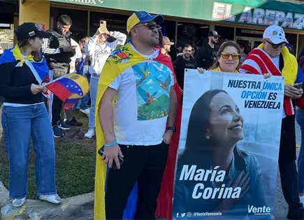 Grupos en Florida festejan derrocamiento de Nicolás Maduro por ataque militar Grupos en Florida festejan derrocamiento de Nicolás Maduro por ataque militar